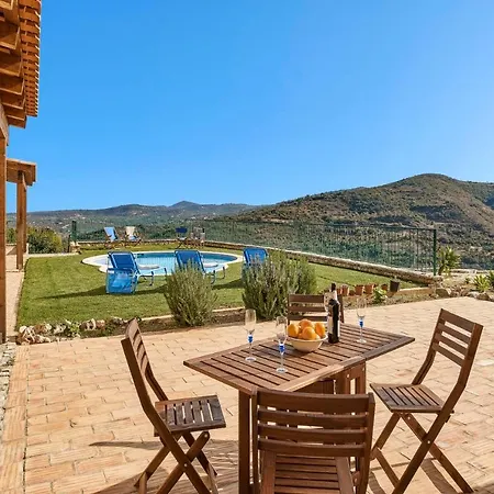 Sleeps 6 With Air Con And Wifi