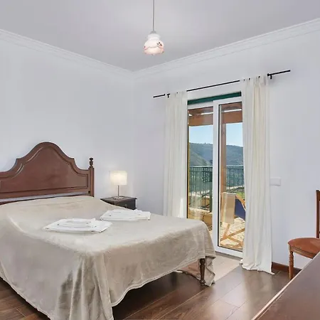 Sleeps 6 With Air Con And Wifi Villa
